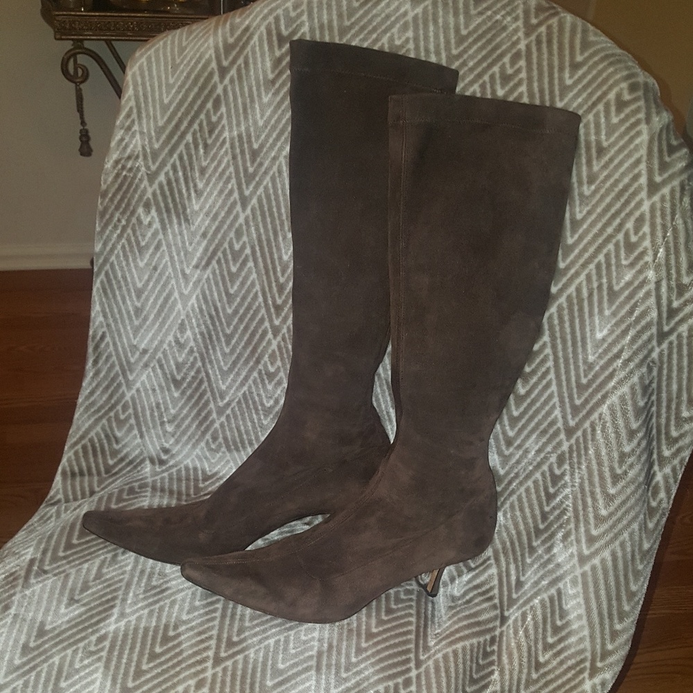 🔥Jimmy Choo brown suede kitten heel boot